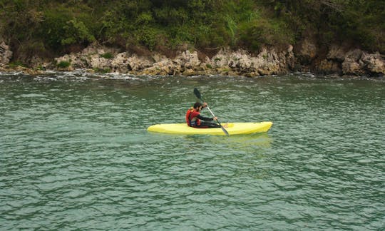 Kayak Charter in West End, Honduras