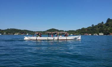 Fun-Filled Boat Tour in Coxen Hole, Honduras