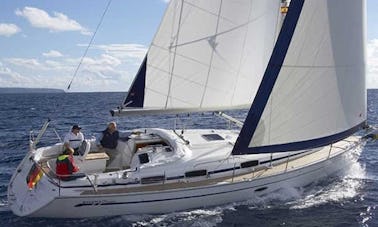 37' Velero Bavaria Cruising Monohull Charter in Badalona, Spain