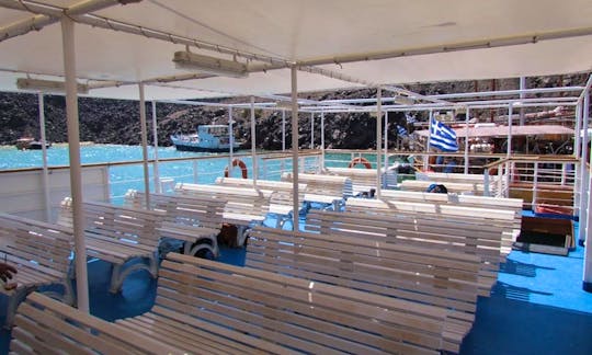 Glass Bottom Boat Trip for the Whole Family from Fira, Greece