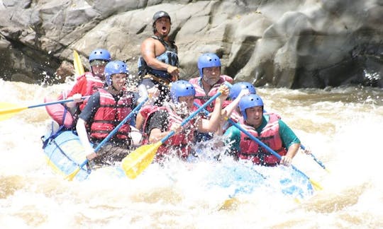 Rafting em águas brancas em San José