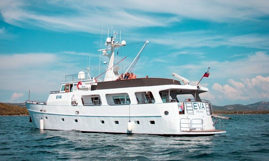 EVA Motor Yacht Charter in Croatia