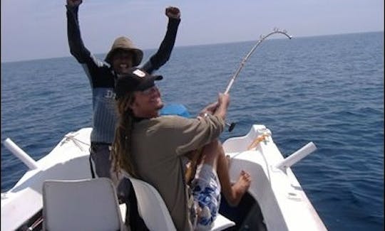 Bateau de pêche de 20 pieds à Negombo