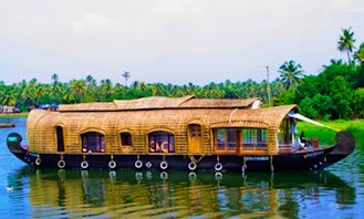 Fully Furnished Houseboat for 4 Person in Alappuzha, Kerala