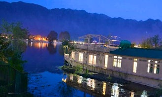 Memorable Houseboat Vacation in Srinagar, India
