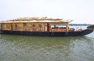 One Bedroom Houseboat for Rent in Kainakary