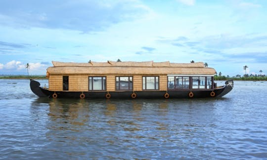 Cinnamon house boat