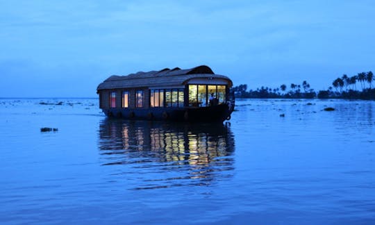 Pepper houseboat