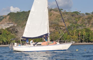 Pearson 35 Cruising Monohull Charter in Jaco/Herradura, Costa Rica
