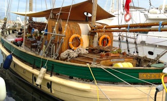 Bed & Breakfast on board "Willowmoon" a Beautiful Wooden Sail Boat in Sitges