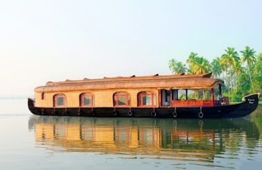 Houseboat Day Cruise and Overnigth Stay for 2 People in Alappuzha, Kerala