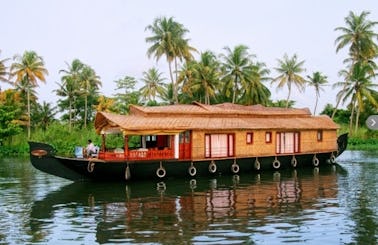 Luxurious Houseboat Cruise for 6 Person in Alappuzha,  Kerala