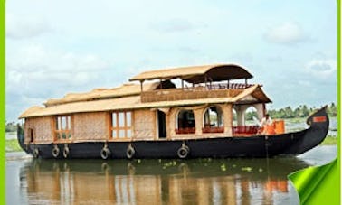 Houseboat Honeymoon Tour in Alappuzha, India