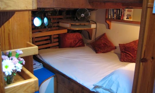 Bed & Breakfast on board "Willowmoon" a Beautiful Wooden Sail Boat in Sitges