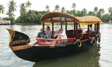 Location de yacht à moteur à Alappuzha