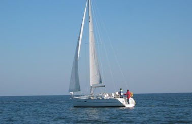 Sail a 28ft yacht around Charleston harbor