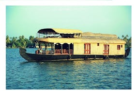 Cruising with Fully Equipped Houseboat for 4 People in Alappuzha, India