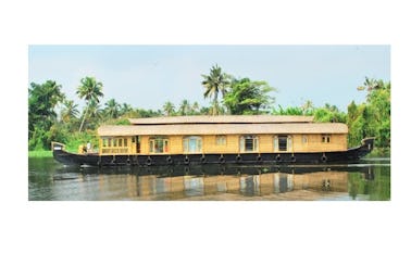 A Great Houseboat Cruise for 4 Person in Kerala, India