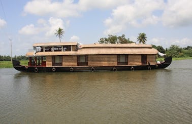 Kerala Backwater Experience Aboard a 4 People Houseboat in Alappuzha, India