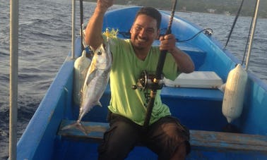 Custom Boat Tours in Sandy Bay, Honduras