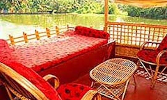 1 bedroom Luxury Houseboats Charter in Alappuzha