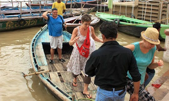 2 hours Boat Rental in Varanasi, India