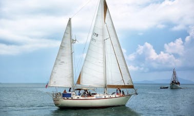 44' Sailing Yacht Charter in Ko Samui