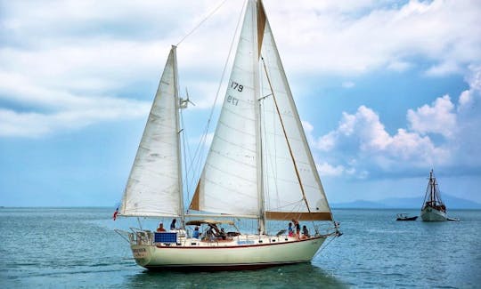 44' Sailing Yacht Charter in Ko Samui