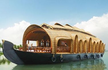 Wonderful Houseboat Holiday in Alleppy, India