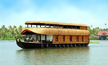 Relaxing Houseboat holidays Rental in Alleppey, India