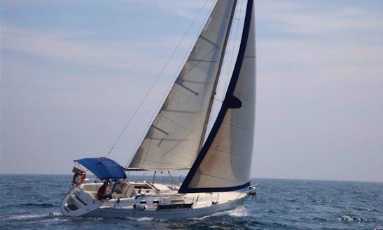 39' Cruising Monohull