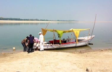 Power Boat Rental in Varanasi