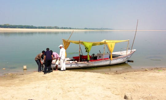 Power Boat Rental in Varanasi