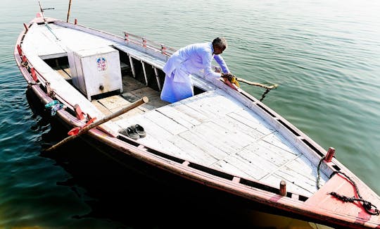 Power Boat Rental in Varanasi