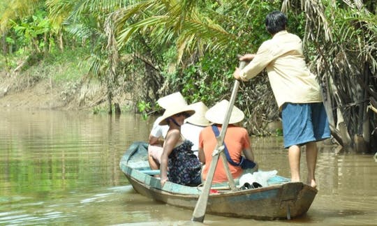 Cruzeiro fluvial na cidade de Ho Chi Minh