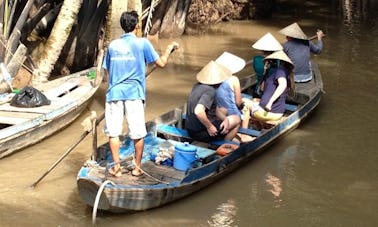 Cruzeiro fluvial na cidade de Ho Chi Minh