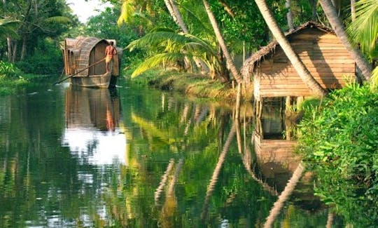 Wonderful Houseboat Holiday in Alleppy, India