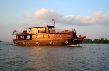 Discovery Cruises In Hanoi