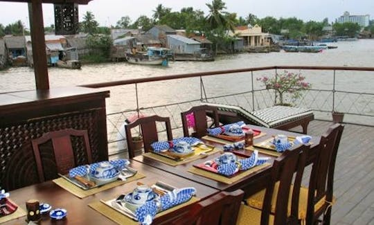 Discovery Cruises In Hanoi