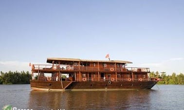 Crucero panorámico en barco de basura en Hanoi