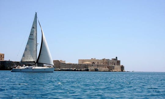 Carta de vela Bavaria 46 em Siracusa, Sicília, com o capitão Carlo e Federica