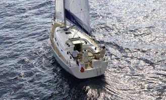 Charter a 7 Person Hanse 370 Sailboat in Flensburg, Germany