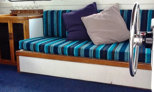 Stay on ''Springtime'' Houseboat on Stunning Tweed Rivers