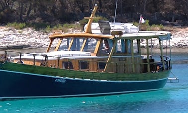 Alquiler especial de barcos sin tripulación en Zadar, Croacia