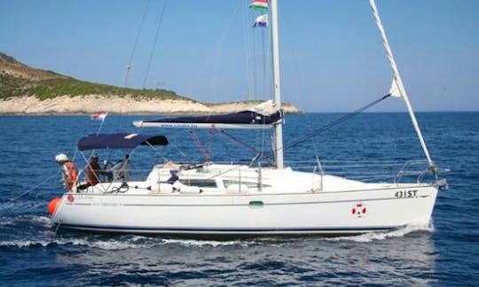 Charter 35' Sailing Yacht In Gospić