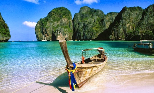 Row Boat in Tambon Choeng Thailand