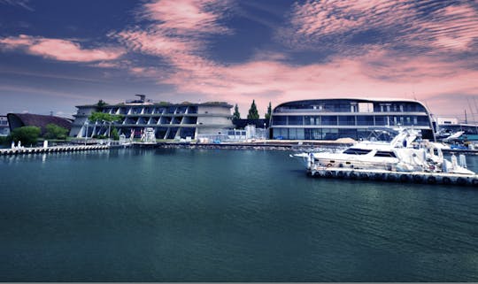 ¡Disfruta navegando en Sea Ray de 23 pies en el lago Biwa! 