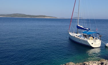 Cruising Monohull Rental in Vis