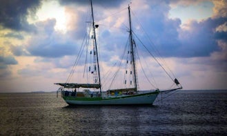 64' Schooner Charter in Bocas del Toro, Panama