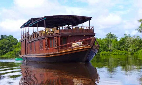 Rahai'i Pangun (Houseboat) Rental in Komodo, Indonesia